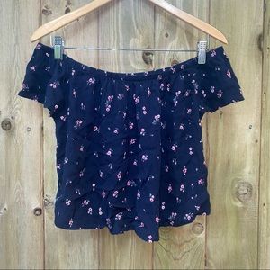 🌹4/16🌹Floral off the shoulder tee top